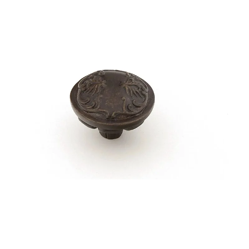Track lighting with clear glass shadesCantata Round Knob